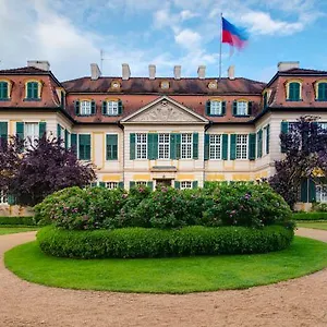 Hotel Schloss, Dennenlohe